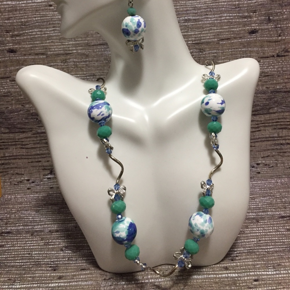 White porcelain necklace